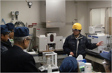 Plant tours are held regularly inciting residents in surrounding area (Daiseki Hokuriku Works)