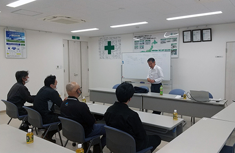 Safety training for partner company crews (Daiseki Kansai Works)
